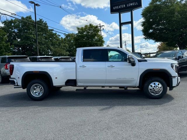 2024 GMC Sierra 3500HD Vehicle Photo in LOWELL, MA 01852-4336