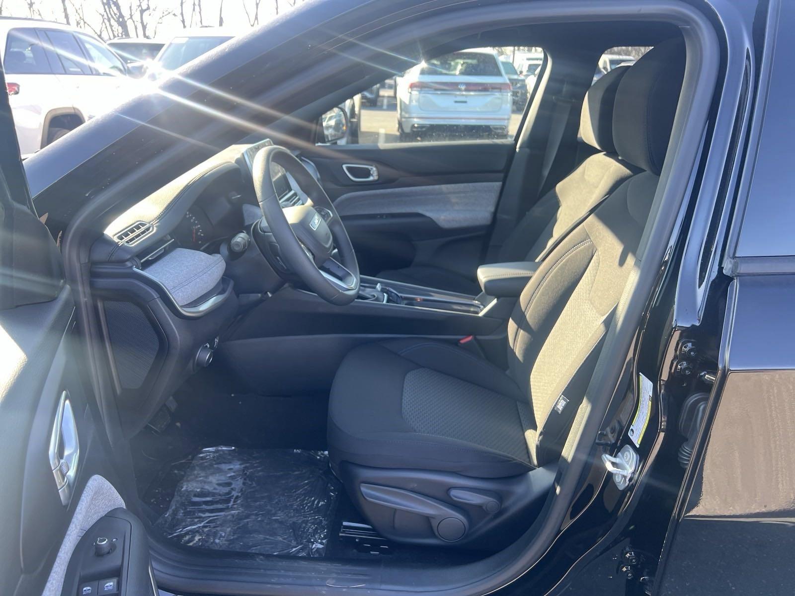 2025 Jeep Compass Vehicle Photo in Mechanicsburg, PA 17050-1707