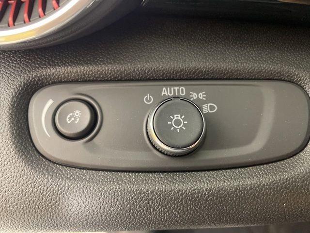 2025 Chevrolet Trax Vehicle Photo in PHOENIX, AZ 85014-3381