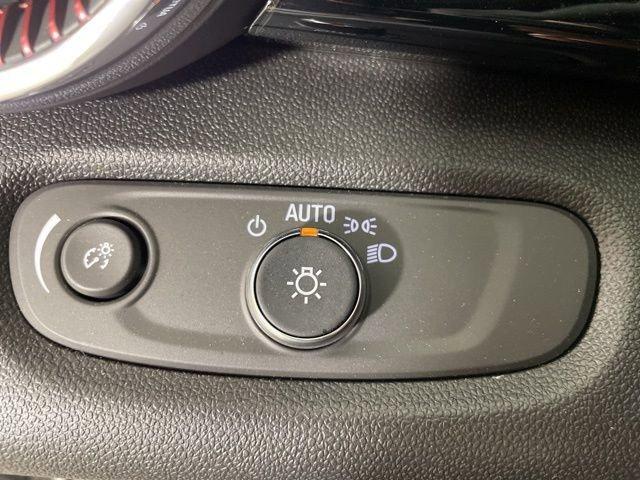 2025 Chevrolet Trax Vehicle Photo in PHOENIX, AZ 85014-3381