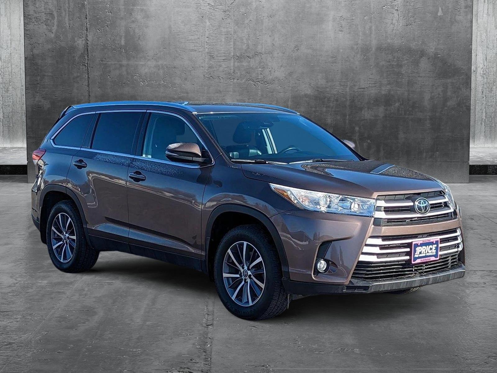 2019 Toyota Highlander Vehicle Photo in Spokane Valley, WA 99212