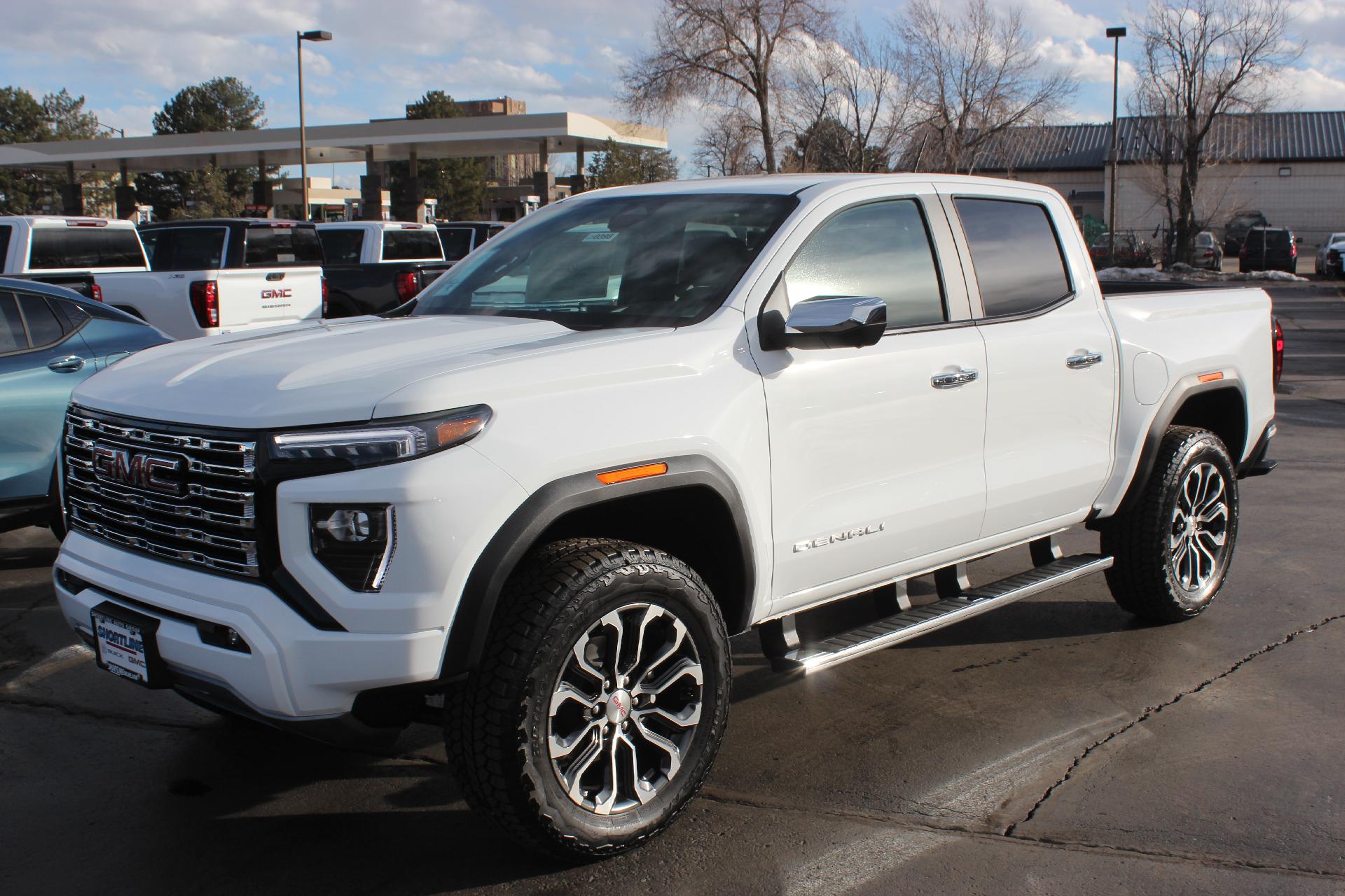 2025 GMC Canyon Vehicle Photo in AURORA, CO 80012-4011