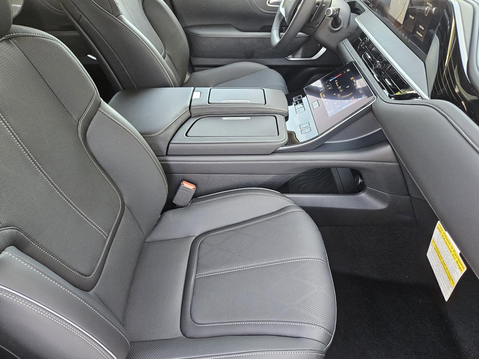 2025 INFINITI QX80 Vehicle Photo in Fort Worth, TX 76132