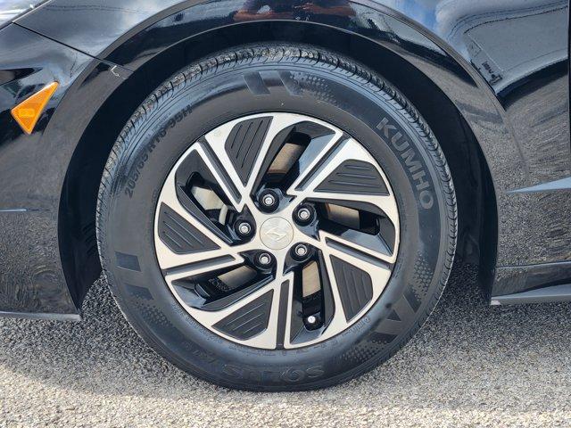 2023 Hyundai Sonata Hybrid Vehicle Photo in SUGAR LAND, TX 77478-0000