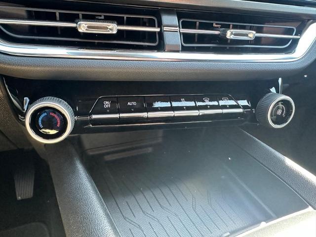 2025 Chevrolet Equinox EV Vehicle Photo in COLUMBIA, MO 65203-3903