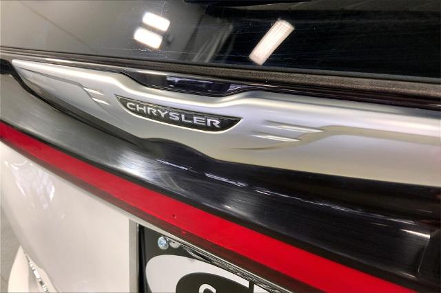 2023 Chrysler Pacifica Vehicle Photo in Lees Summit, MO 64086