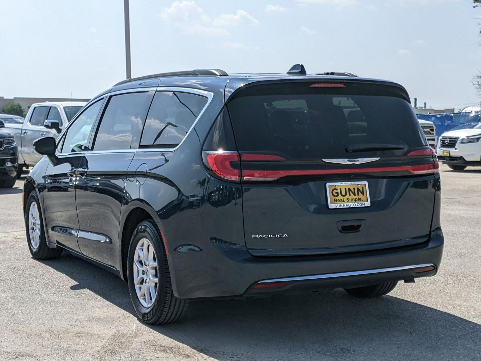 2022 Chrysler Pacifica Vehicle Photo in Seguin, TX 78155