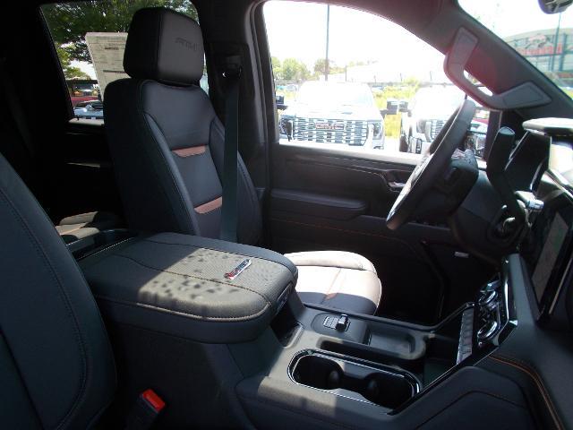 2025 GMC Sierra 2500 HD Vehicle Photo in LOWELL, MA 01852-4336
