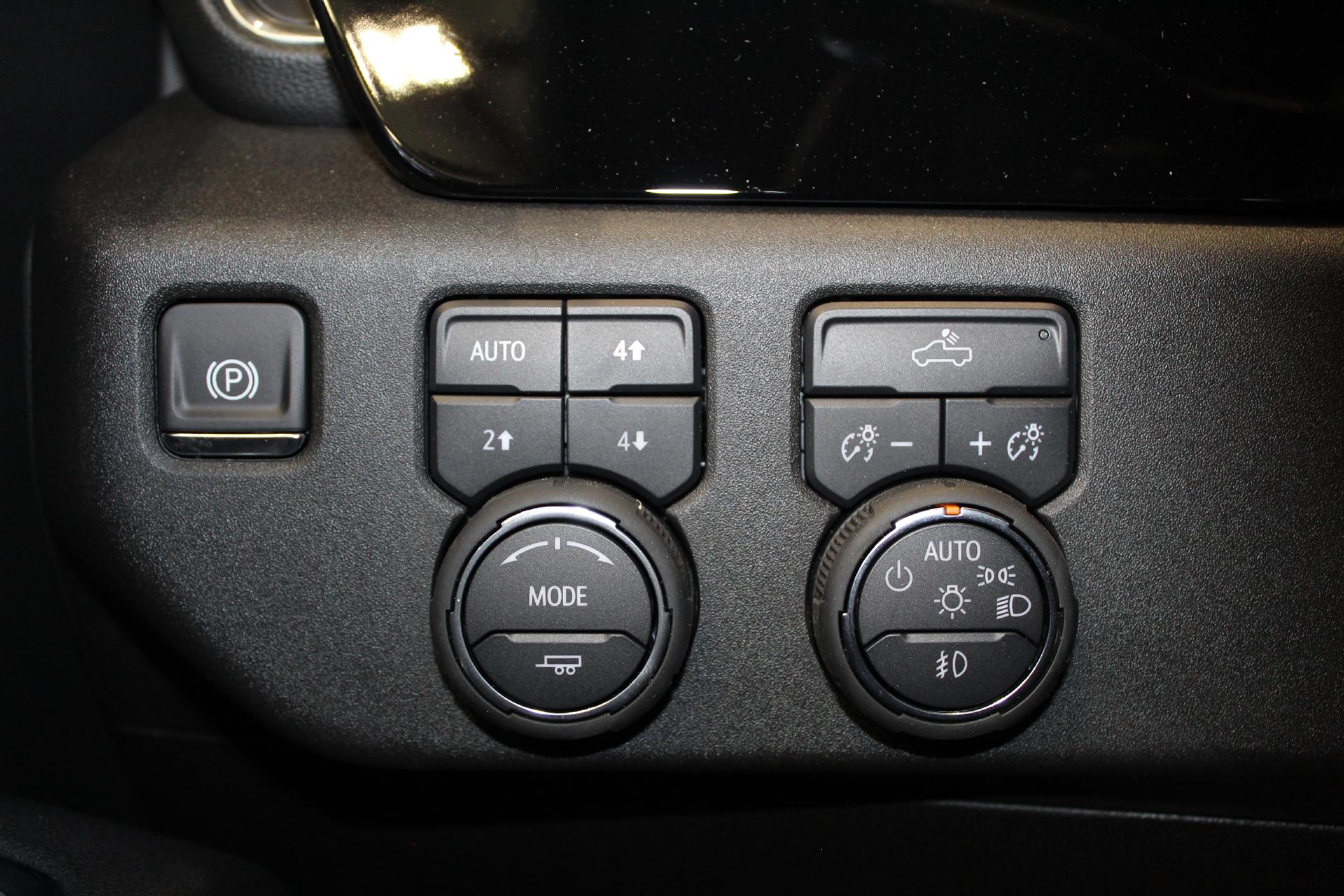 2025 Chevrolet Silverado 1500 Vehicle Photo in NORTHAMPTON, MA 01060-1120
