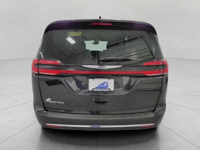 2023 Chrysler Pacifica Vehicle Photo in Neenah, WI 54956