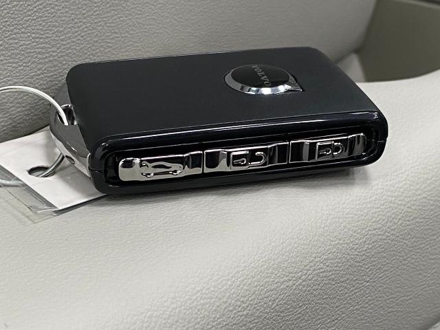 2026 Volvo XC60 Plug-In Hybrid Vehicle Photo in Appleton, WI 54913