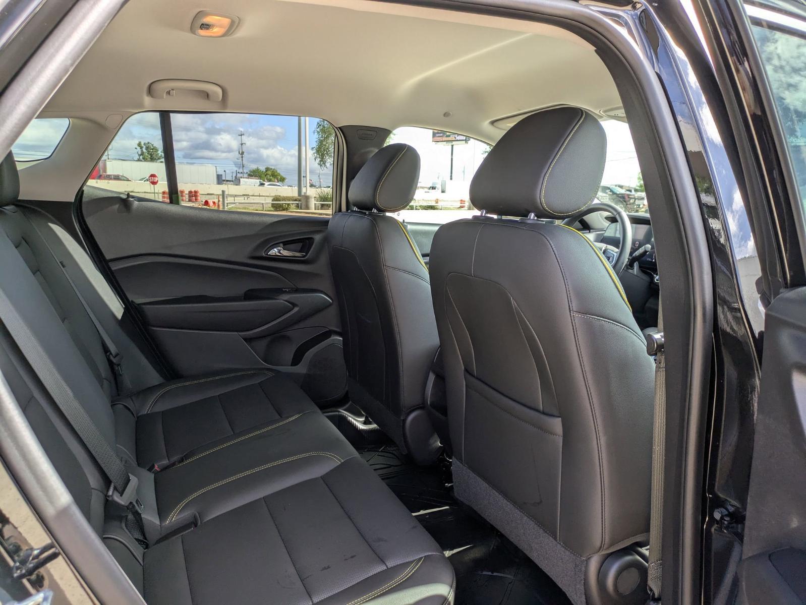 2025 Chevrolet Trax Vehicle Photo in SELMA, TX 78154-1460