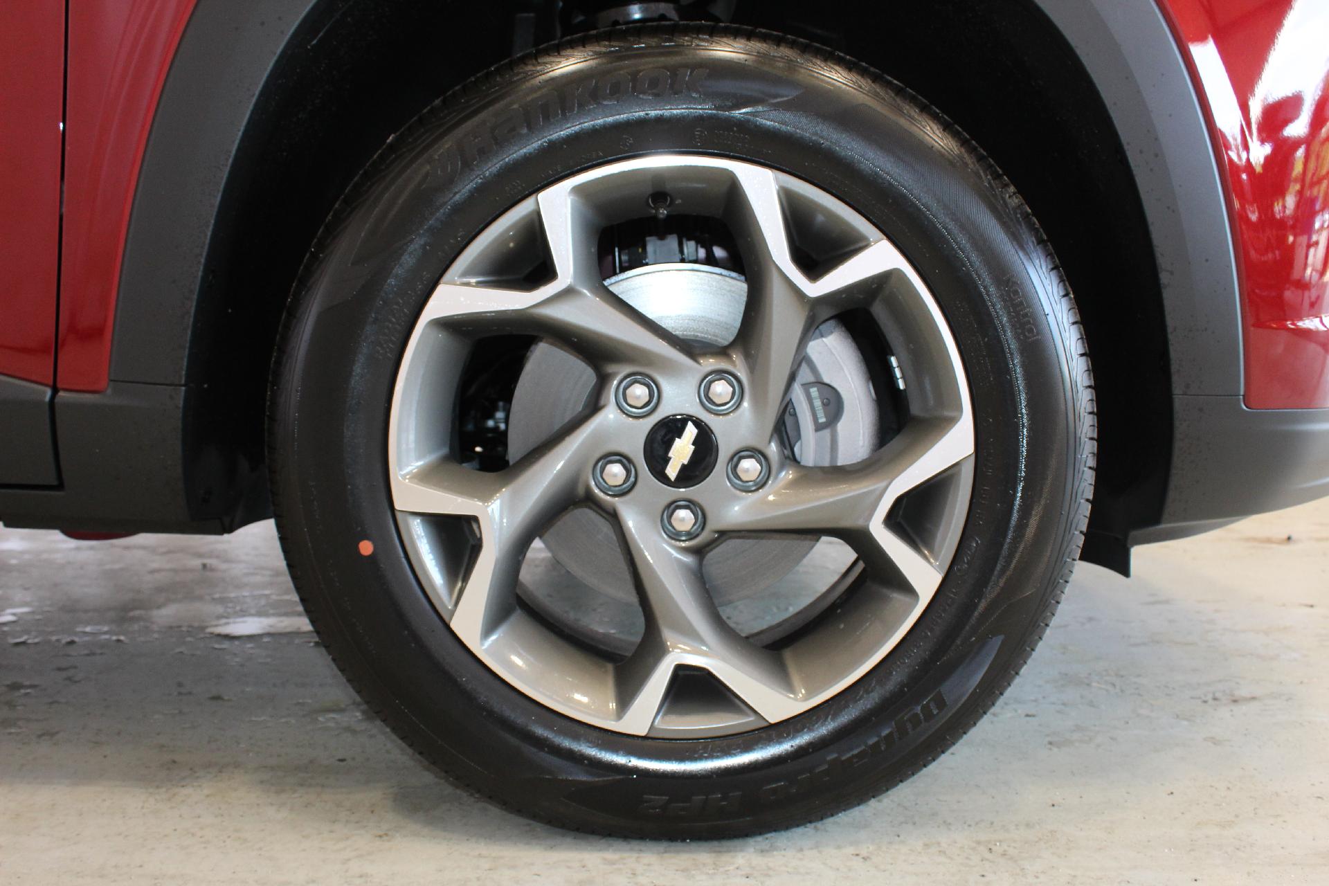 2025 Chevrolet Trax Vehicle Photo in NORTHAMPTON, MA 01060-1120