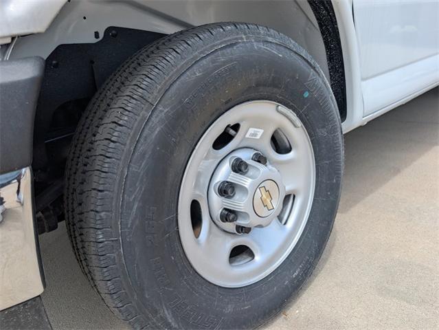 2025 Chevrolet Express Commercial Cutaway Vehicle Photo in ENGLEWOOD, CO 80113-6708