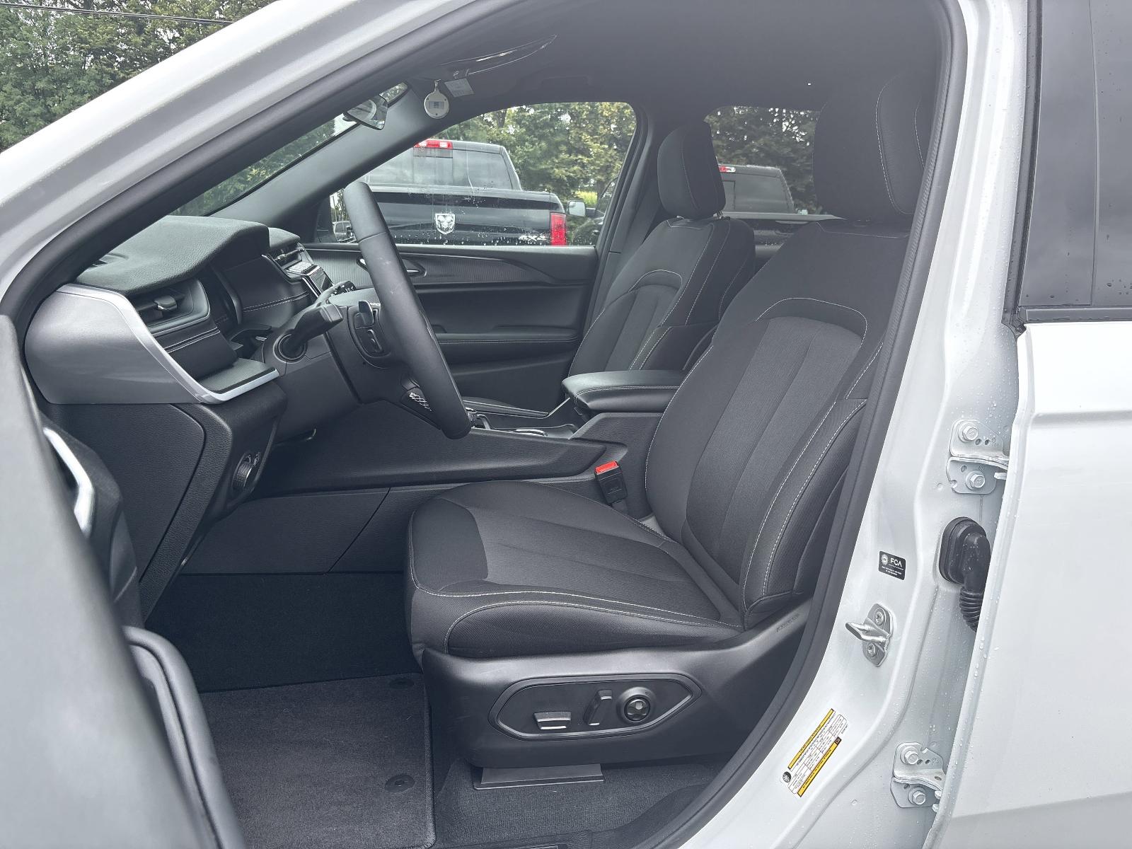 2025 Jeep Grand Cherokee Vehicle Photo in Mechanicsburg, PA 17050-1707