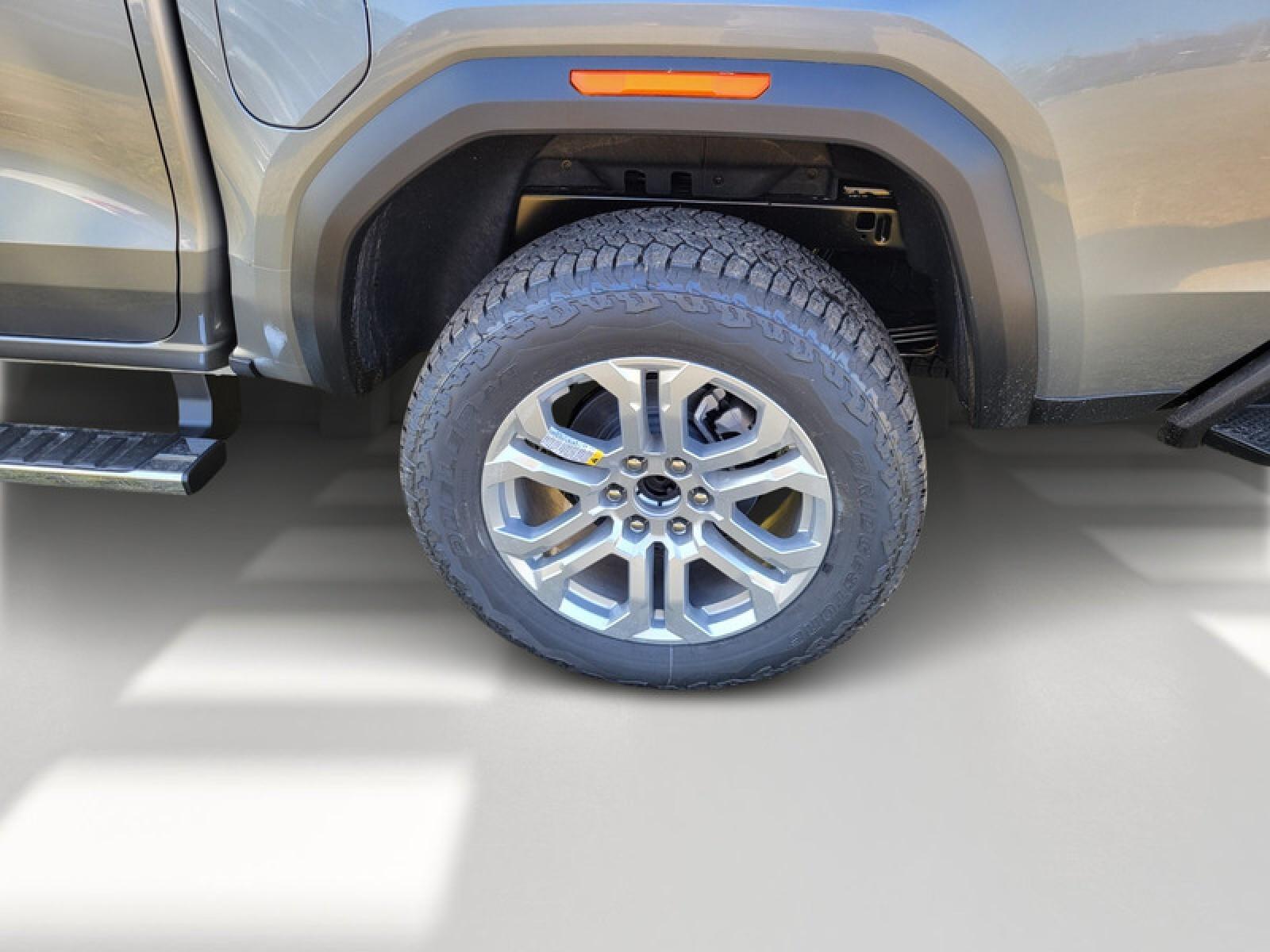 View vehicle photo 6