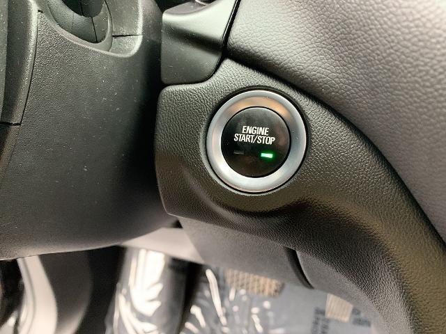 2022 Chevrolet Equinox Vehicle Photo in MOON TOWNSHIP, PA 15108-2571