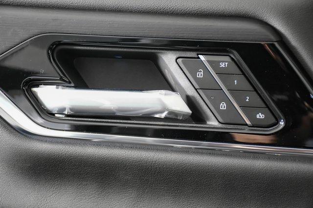 2025 GMC Yukon XL Vehicle Photo in PUYALLUP, WA 98371-4149
