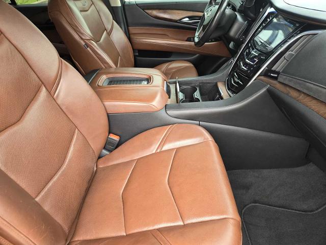 2020 Cadillac Escalade Vehicle Photo in DENTON, TX 76210-9321
