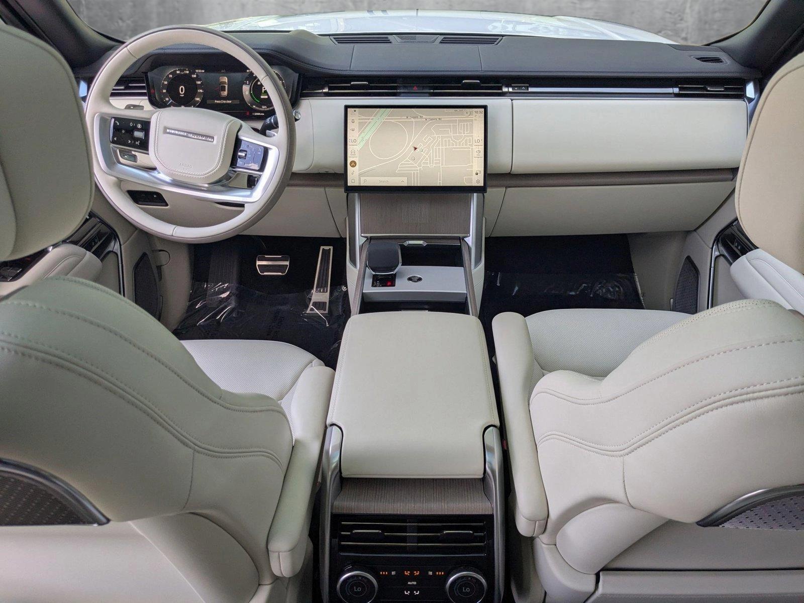2025 Land Rover Range Rover Vehicle Photo in Pompano Beach, FL 33064