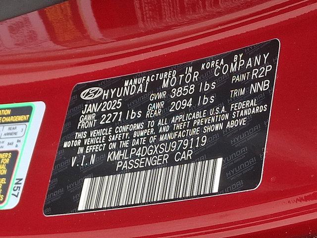 2025 Hyundai ELANTRA Vehicle Photo in Harrisburg, PA 17111