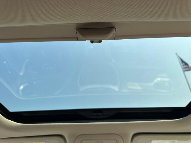 2017 GMC Acadia Vehicle Photo in COLUMBIA, MO 65203-3903
