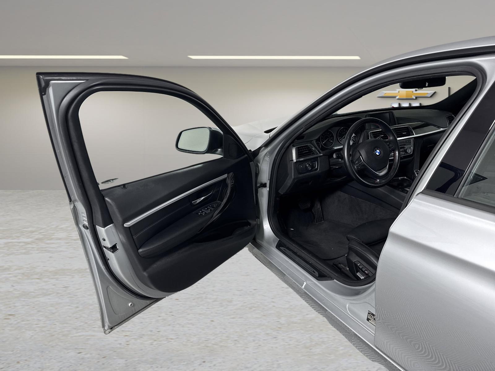 2018 BMW 3 Series Vehicle Photo in GEORGETOWN, TX 78626-7508