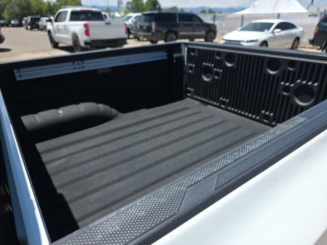 2024 Nissan Frontier Vehicle Photo in ENGLEWOOD, CO 80113-6708