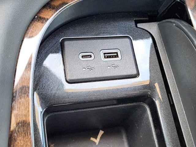 2024 Cadillac Escalade Vehicle Photo in DENTON, TX 76210-9321