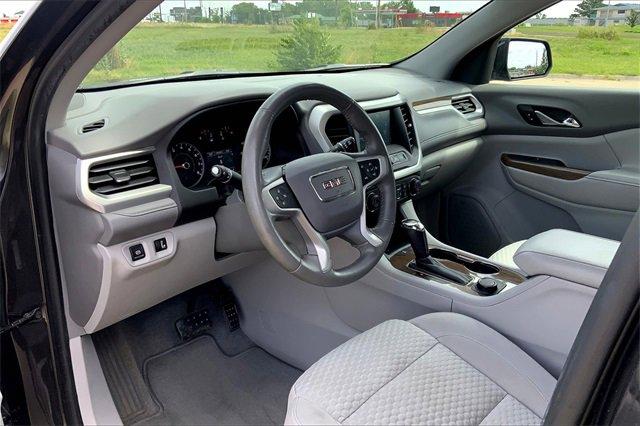 2017 GMC Acadia Vehicle Photo in KANSAS CITY, MO 64114-4502