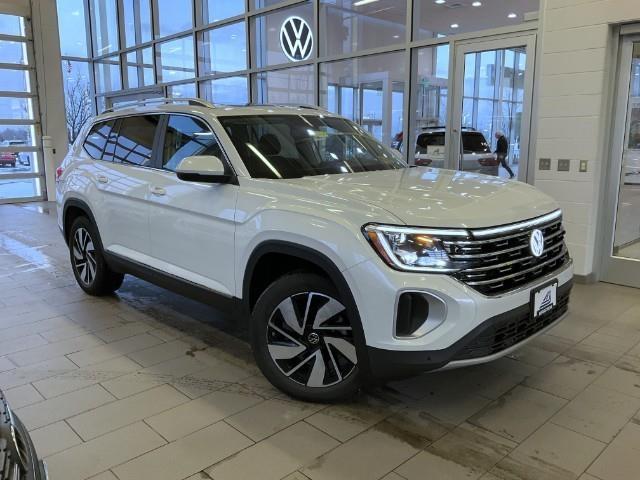 2024 Volkswagen Atlas Vehicle Photo in Oshkosh, WI 54904