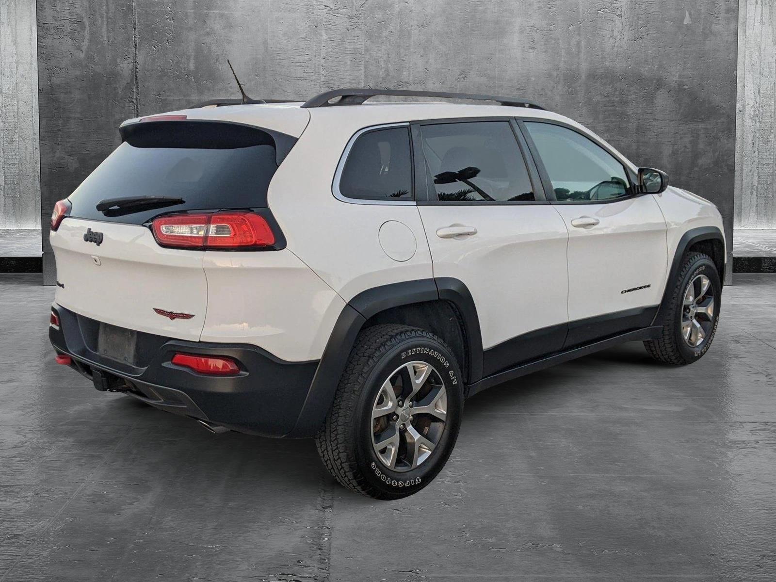 2015 Jeep Cherokee Vehicle Photo in PEMBROKE PINES, FL 33024-6534