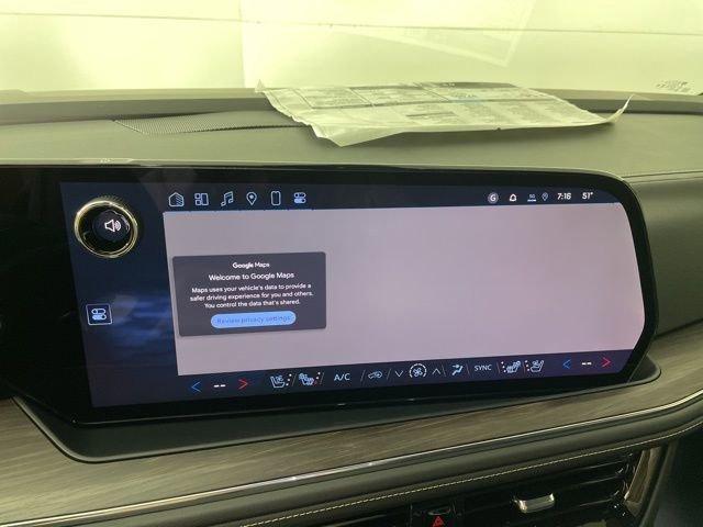 2025 Chevrolet Suburban Vehicle Photo in PHOENIX, AZ 85014-3381