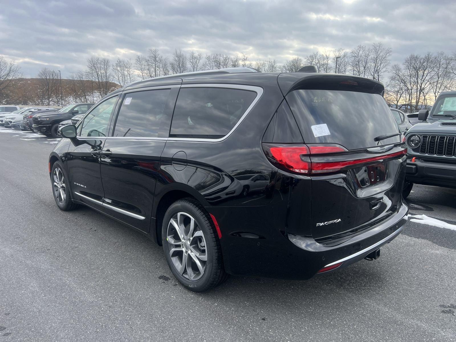 2025 Chrysler Pacifica Vehicle Photo in Mechanicsburg, PA 17050-1707