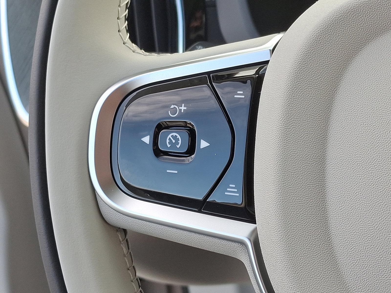 2025 Volvo XC60 Plug-In Hybrid Vehicle Photo in Trevose, PA 19053