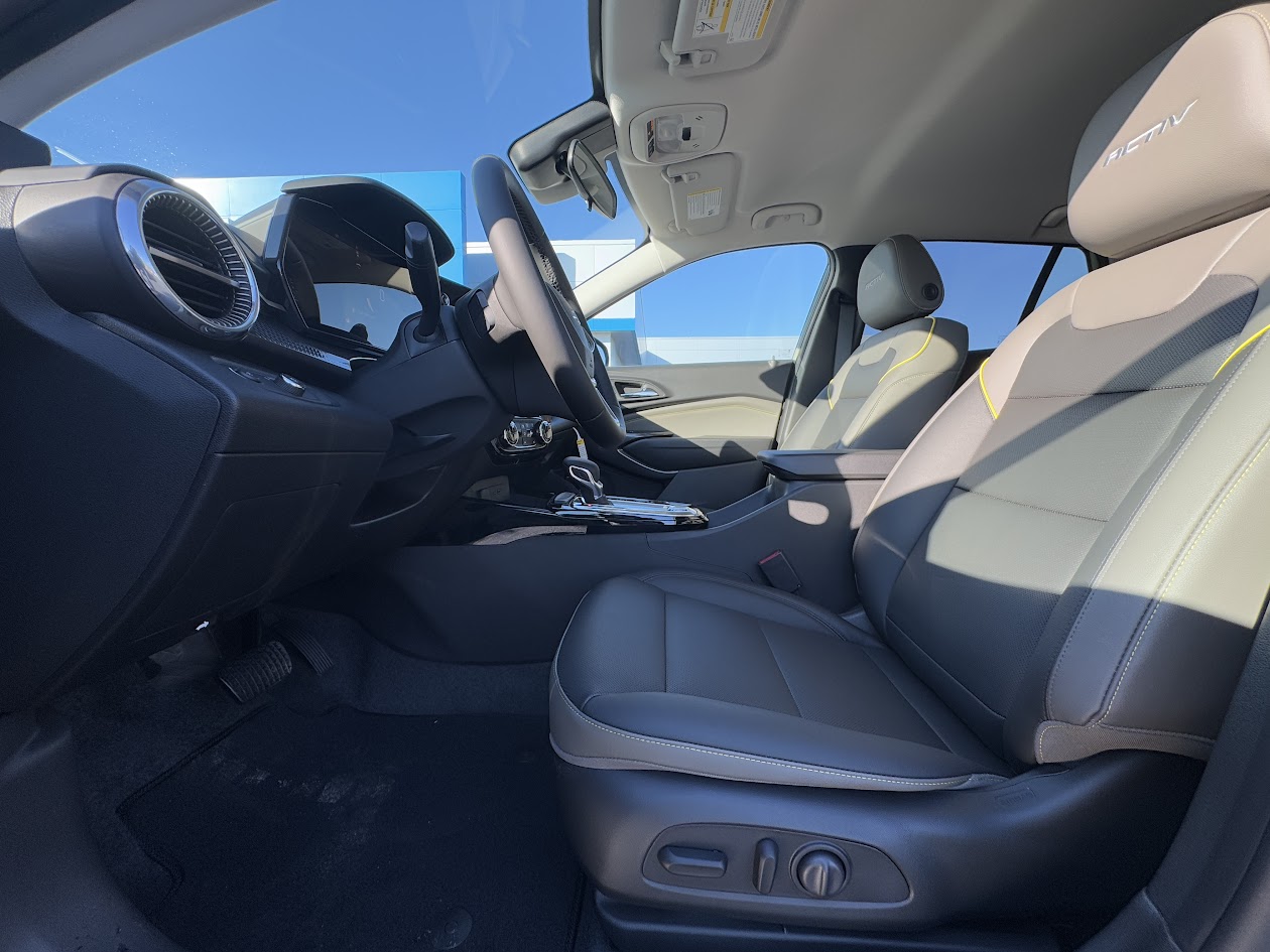 2025 Chevrolet Trax Vehicle Photo in BOONVILLE, IN 47601-9633