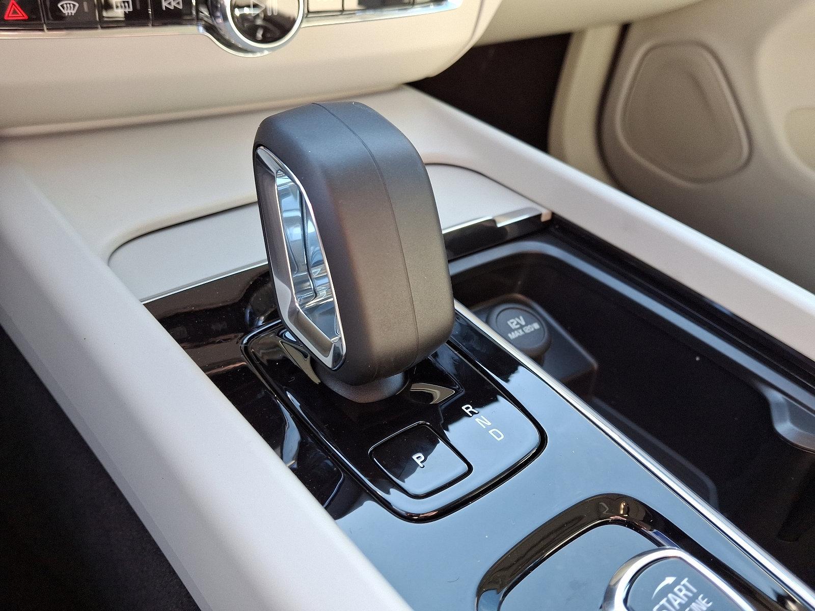 2025 Volvo XC60 Vehicle Photo in Trevose, PA 19053