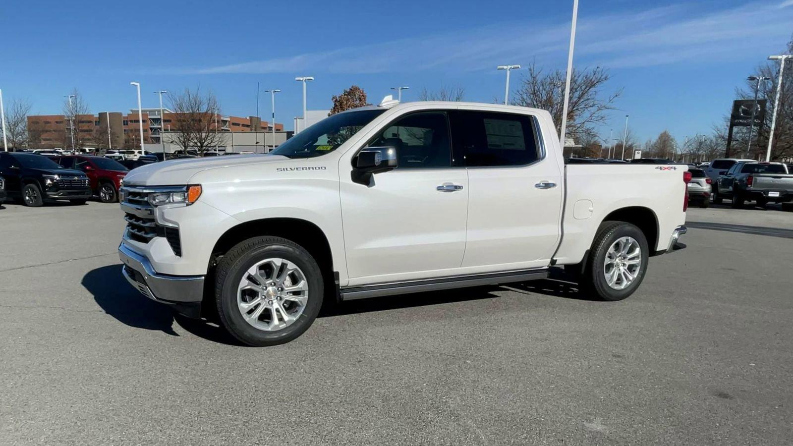 2025 Chevrolet Silverado 1500 Vehicle Photo in BENTONVILLE, AR 72712-4322