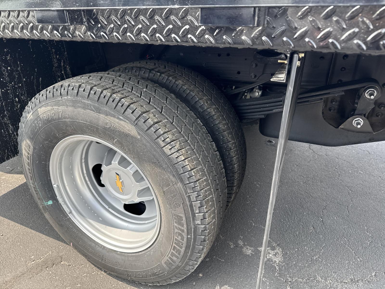 2025 Chevrolet Silverado 3500 HD Chassis Cab Vehicle Photo in GEORGETOWN, TX 78626-7508