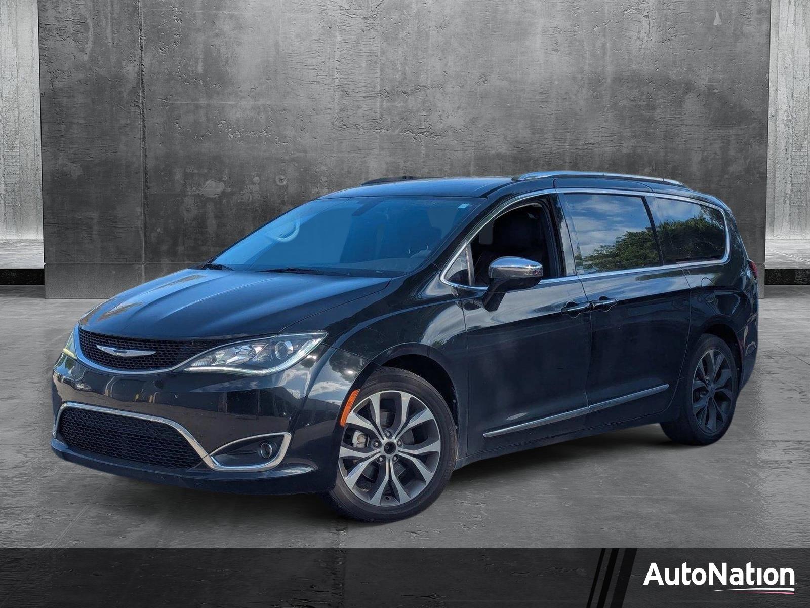 2017 Chrysler Pacifica Vehicle Photo in GREENACRES, FL 33463-3207