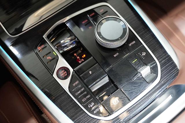 2025 BMW X7 xDrive40i Vehicle Photo in GRAPEVINE, TX 76051