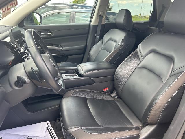 2022 Nissan Pathfinder Vehicle Photo in Grapevine, TX 76051