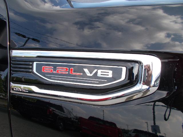 2025 GMC Sierra 1500 Vehicle Photo in LOWELL, MA 01852-4336