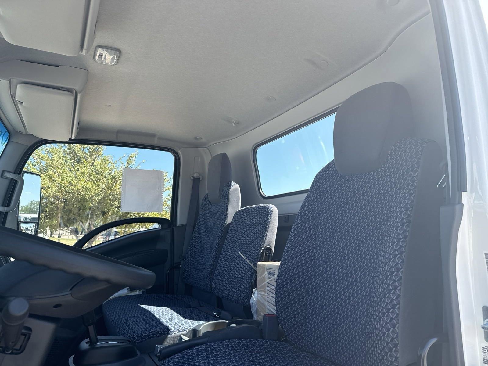2025 Chevrolet Low Cab Forward 5500 XG Vehicle Photo in GEORGETOWN, TX 78626-7508
