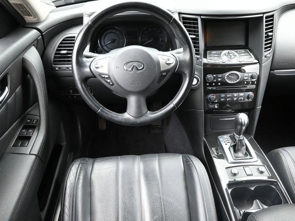 2017 INFINITI QX70 Vehicle Photo in Marion, IA 52302