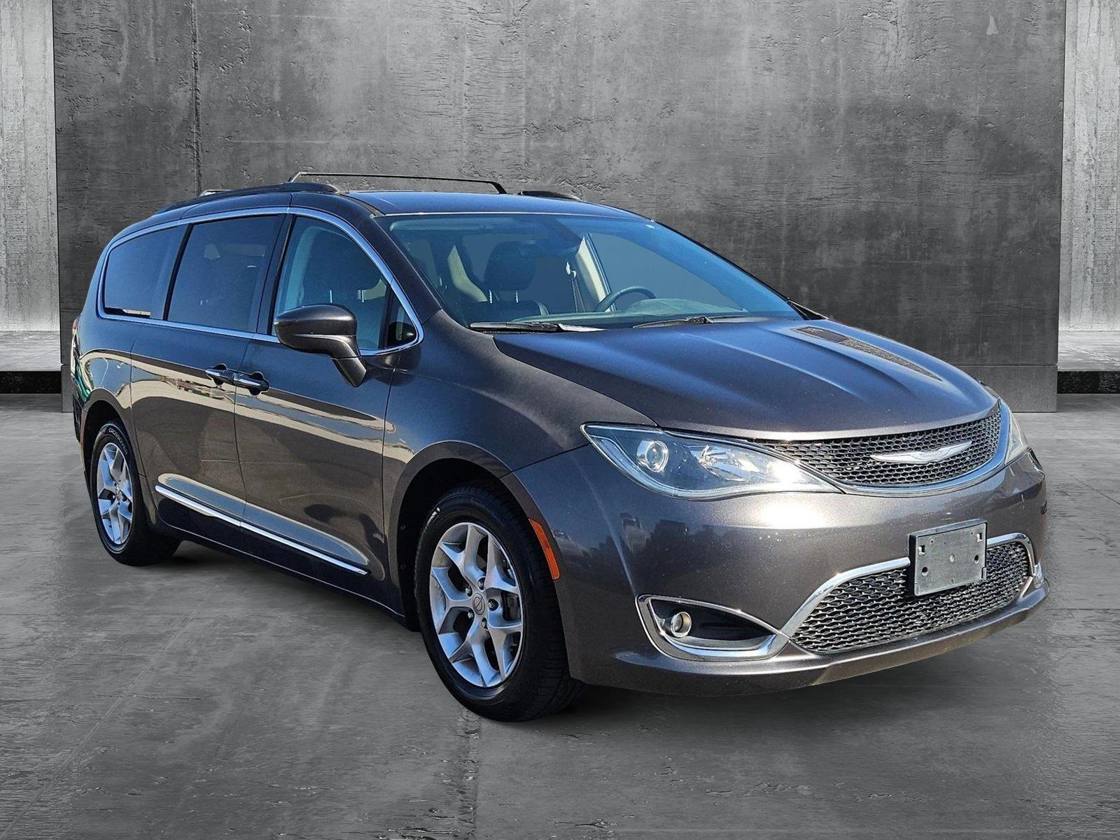 2017 Chrysler Pacifica Vehicle Photo in GILBERT, AZ 85297-0446