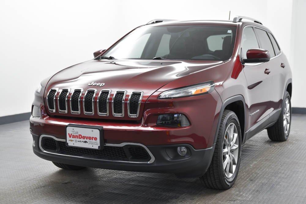 2018 Jeep Cherokee Vehicle Photo in AKRON, OH 44303-2185