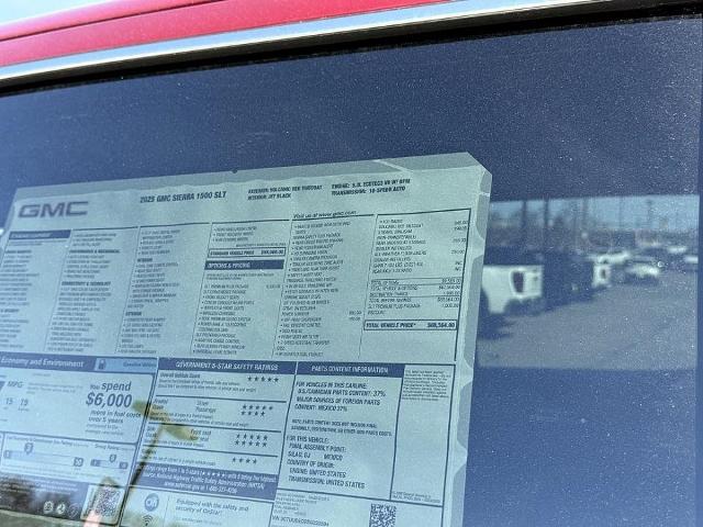 2025 GMC Sierra 1500 Vehicle Photo in CHICOPEE, MA 01020-5001