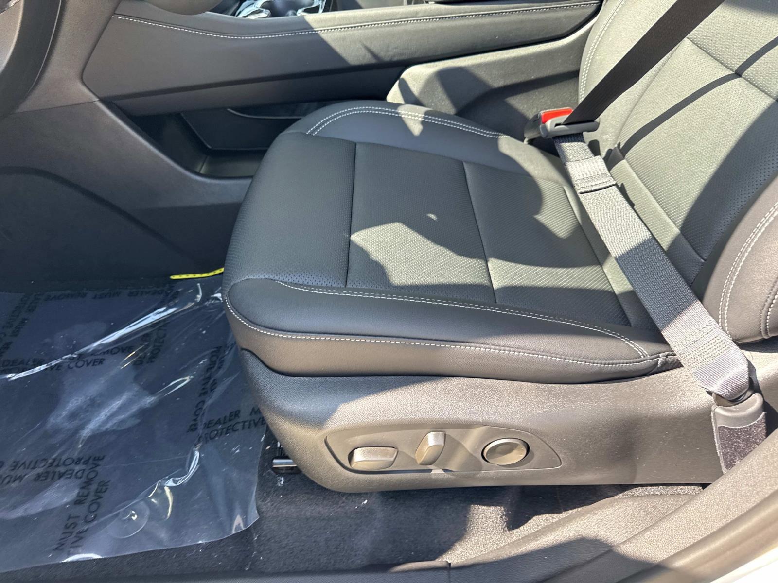 2025 Chevrolet Traverse Vehicle Photo in LOS ANGELES, CA 90007-3794