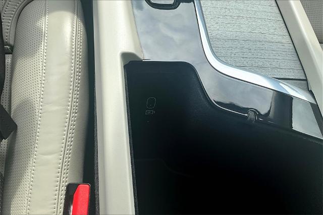 2025 Volvo XC60 Vehicle Photo in Houston, TX 77007